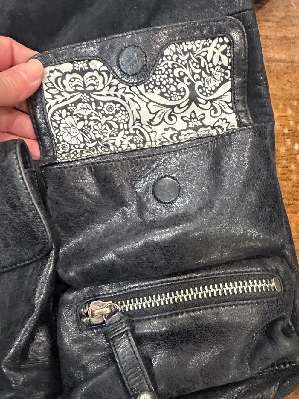 HOBO Black Leather Messenger Bag with Front Pockets